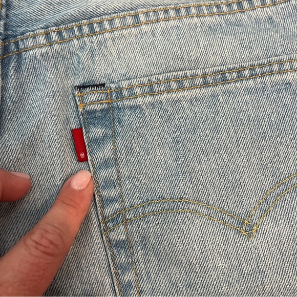 Vintage Levi’s cutoff Light Blue Distressed Denim Shorts 501 ‘93 size 34 7” - Picture 5 of 12
